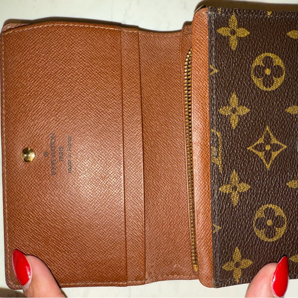 Louis Vuitton Sarah Brown and Gold Monogram Wallet - Picture 6 of 9